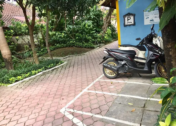Guest house Kubu Monkey Seminyak (Bali)