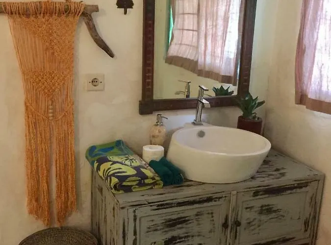 Guest house Kubu Monkey 2*